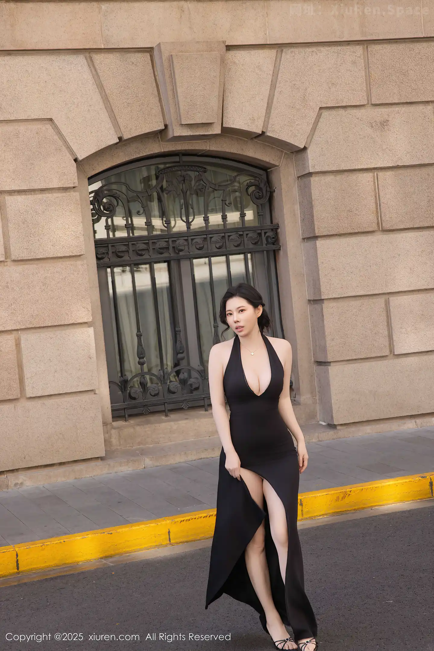 图片[4]-[XiuRen秀人网] VOL.10236 模特白茹雪abby性感黑色连衣裙配超薄黑丝秀丰腴身材诱惑写真93P-秀人网官方网站